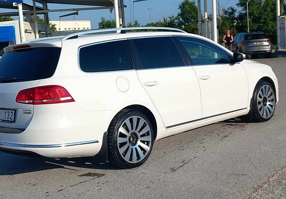 Volkswagen Passat 2 of 8
