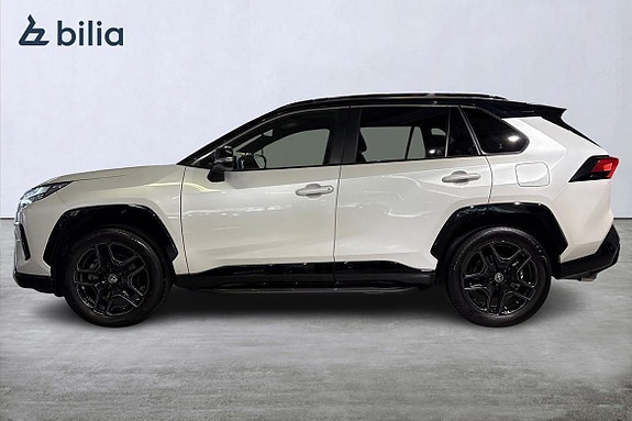 Toyota RAV4 3 of 21