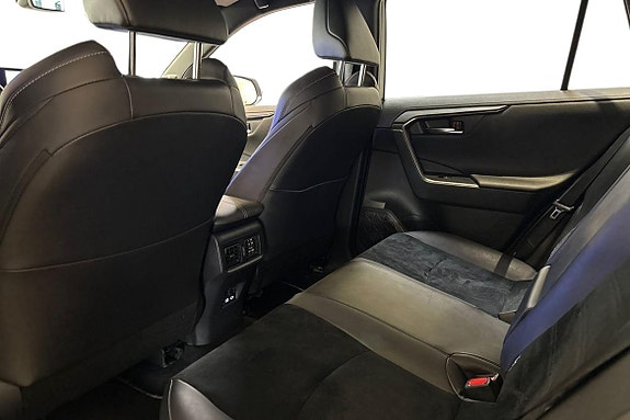 Toyota RAV4 13 of 21