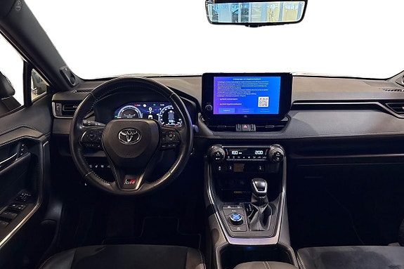 Toyota RAV4 10 of 21