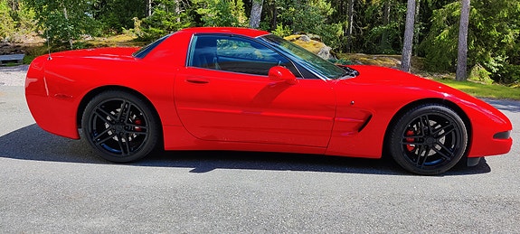 Chevrolet Corvette 3 of 8