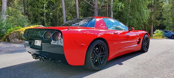 Chevrolet Corvette 5 of 8