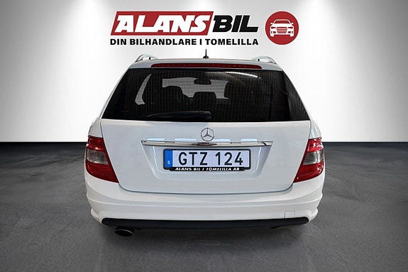 Mercedes-Benz C180 4 of 5
