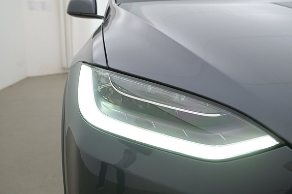 Tesla Model X 26 of 27