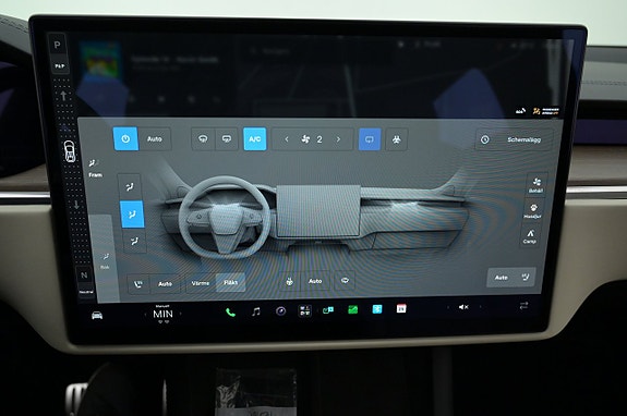 Tesla Model X 15 of 27