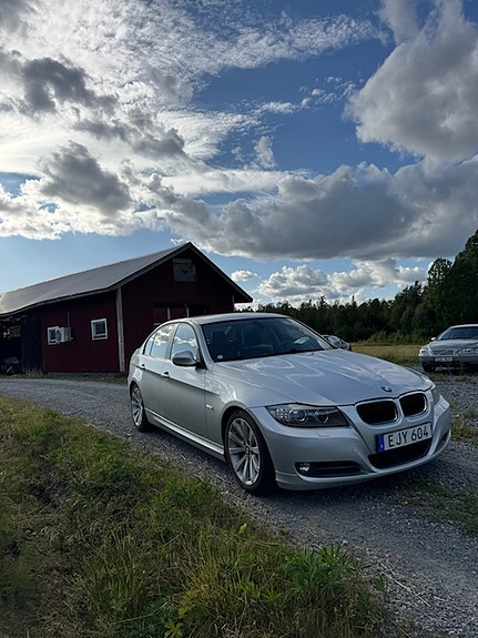 BMW 320d 3 of 5