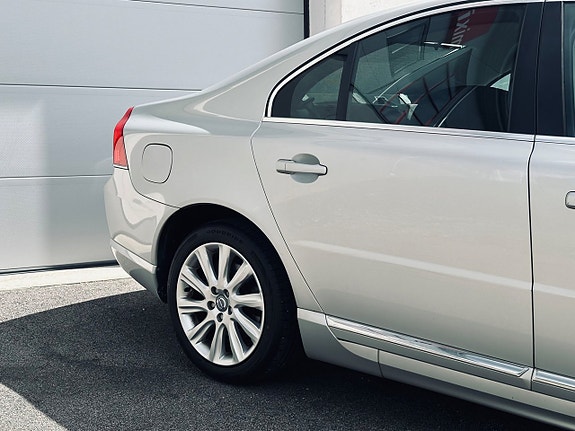 Volvo S80 3 of 19