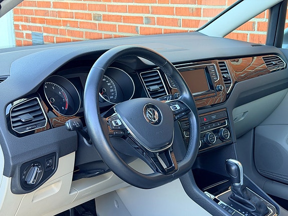 Volkswagen Golf Sportsvan 10 of 30