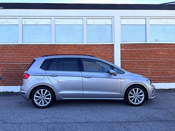 Volkswagen Golf Sportsvan 6 of 30