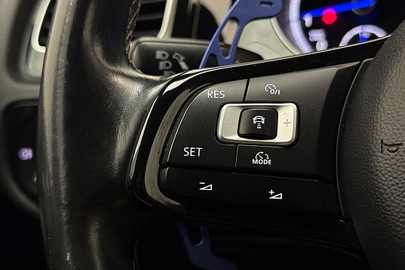 Volkswagen Golf VII 23 of 30
