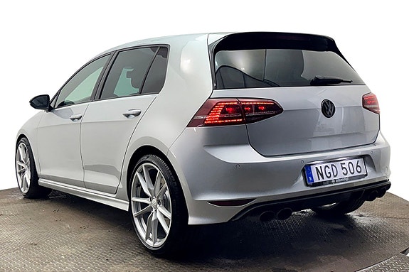 Volkswagen Golf VII 9 of 30