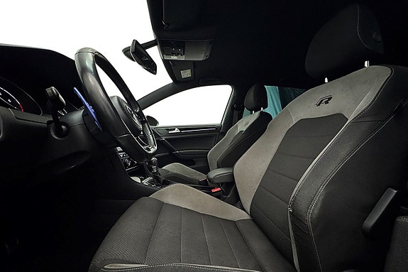 Volkswagen Golf VII 12 of 30