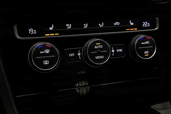 Volkswagen Golf VII 28 of 30