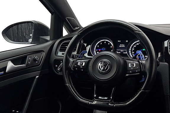 Volkswagen Golf VII 18 of 30