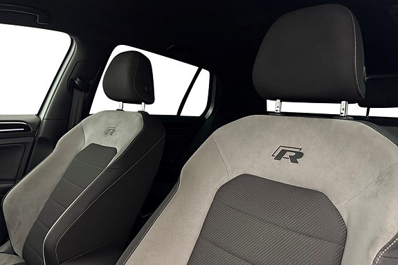 Volkswagen Golf VII 14 of 30