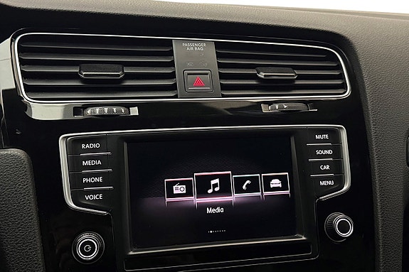 Volkswagen Golf VII 26 of 30
