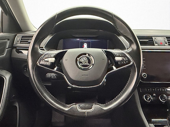 Skoda Superb 14 of 30