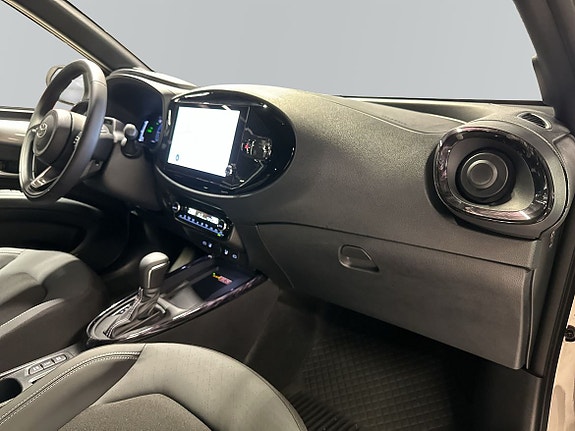 Toyota Aygo X 6 of 13