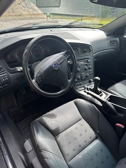 Volvo S60 3 of 4