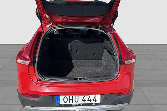 Volvo V40 Cross Country 11 of 12