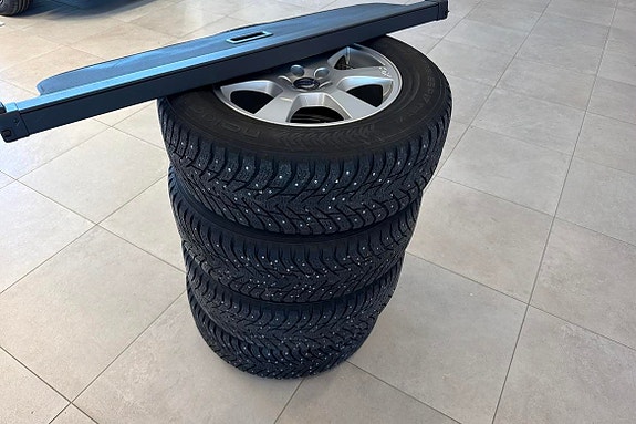 Volvo XC60 13 of 13