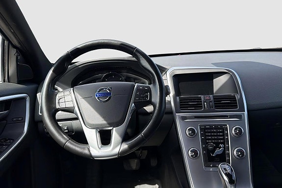 Volvo XC60 10 of 13