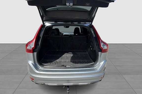 Volvo XC60 11 of 13
