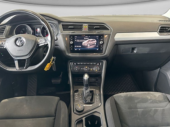 Volkswagen Tiguan 10 of 15