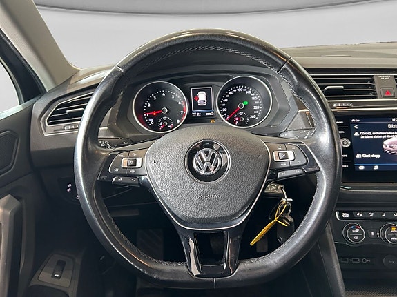 Volkswagen Tiguan 12 of 15