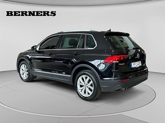 Volkswagen Tiguan 3 of 15