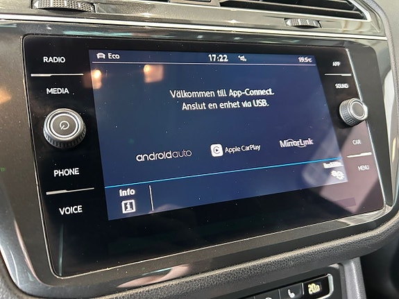 Volkswagen Tiguan 8 of 15