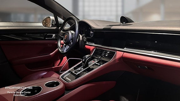 Porsche Panamera 4 of 14