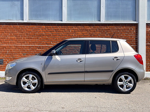Skoda Fabia 2 of 16