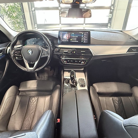 BMW 530e 15 of 20