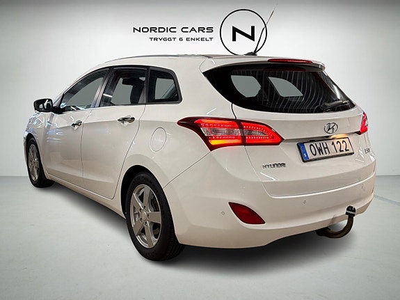 Hyundai i30 2 of 5