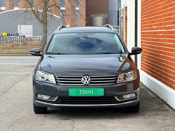 Volkswagen Passat 8 of 17