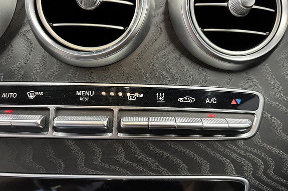 Mercedes-Benz C300 de 21 of 24