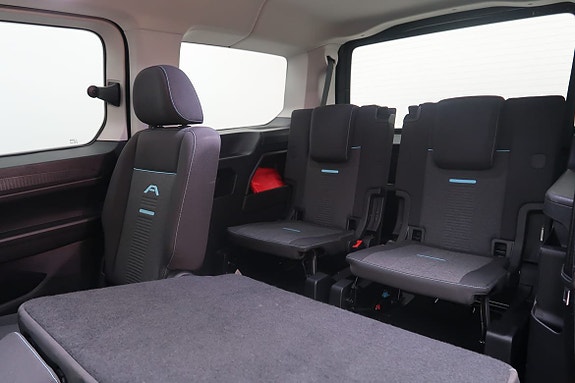 Ford Transit Connect 5 of 5