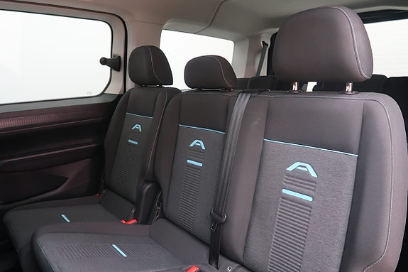 Ford Transit Connect 6 of 27