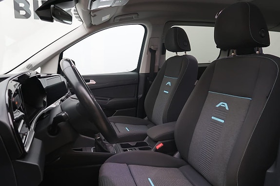 Ford Transit Connect 4 of 5