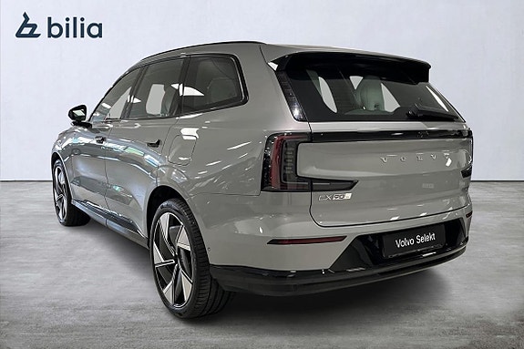 Volvo EX90 2 of 5