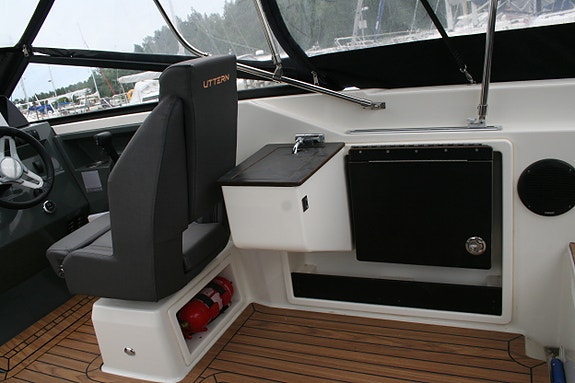 Uttern D65 4 of 9