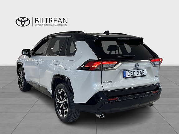 Toyota RAV4 3 of 5