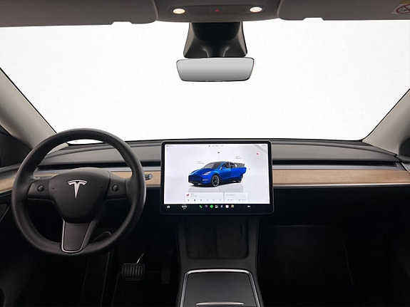 Tesla Model Y 15 of 30