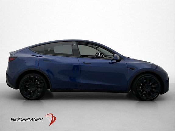 Tesla Model Y 5 of 5