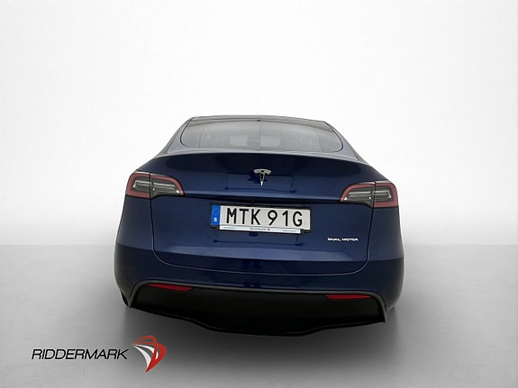 Tesla Model Y 8 of 30