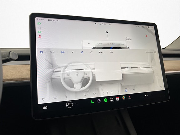 Tesla Model Y 17 of 30