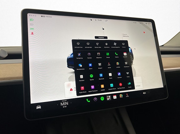 Tesla Model Y 19 of 30