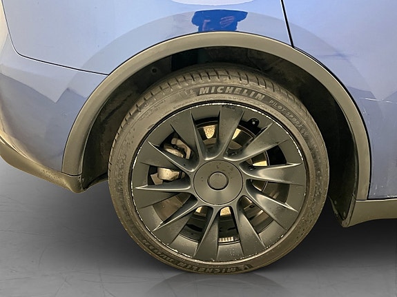 Tesla Model Y 30 of 30