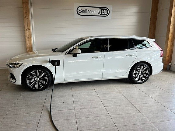 Volvo V60 2 of 5